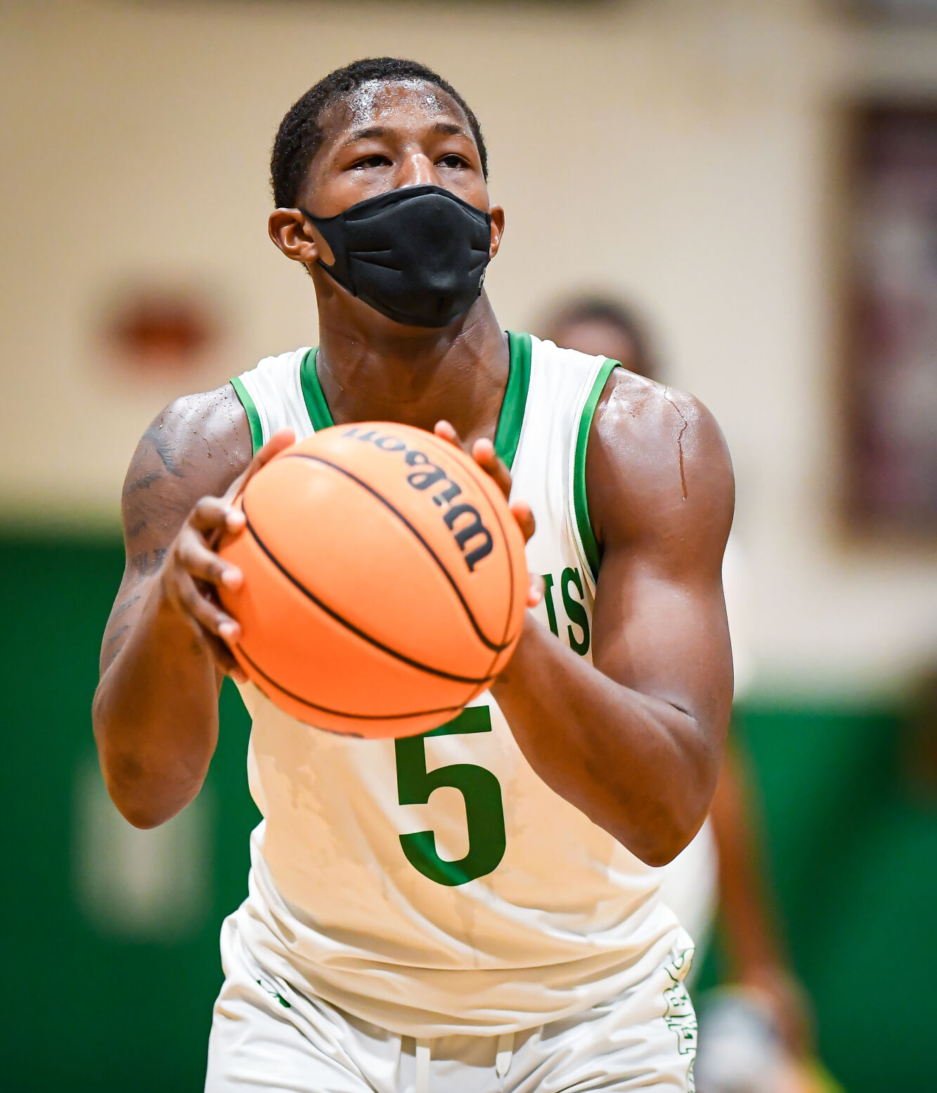 The Wonders defeated the cross county rival Spiders 66-48.